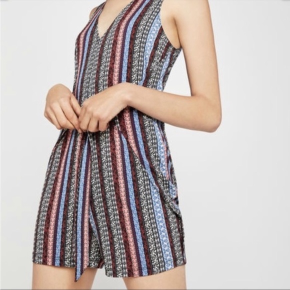 BCBGeneration Adobe Waist Tie Sleeveless Multi Romper L